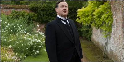 Quel pseudonyme Spratt, le majordome de Violet Crawley, utilise-t-il pour correspondre dans le journal d'Edith ?