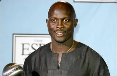 1er ballon d'or reu par un africain en 1995, c'est Georges ...