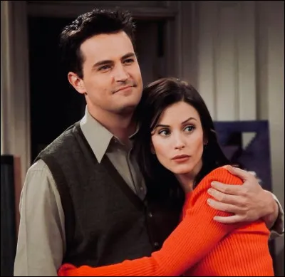 Dans la série "Friends", quel personnage finit par épouser Monica ?