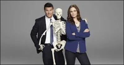 Séries télé : Dans la série "Bones", pour quel institut le docteur Brennan travaille-t-elle ?
