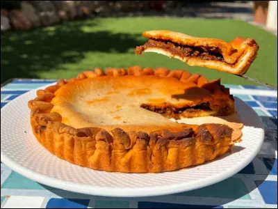 Gastronomie : Comment s'appelle la tourte garnie de poulpe qui est une spécialité culinaire de Sète ?