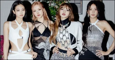 Quels sont les premiers titres sortis par Blackpink ?