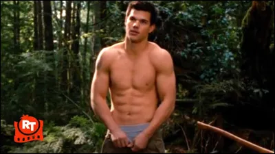 Quel est le nom du loup-garou qui est amoureux de Bella ?