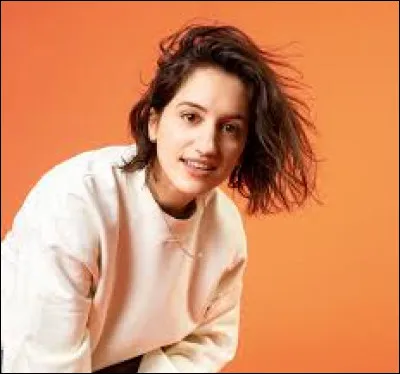 Qui a chanté "Crop Top" en 2022 ?