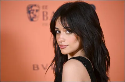 Le saviez-vous ? Camila Cabello faisait partie de Fifth Harmony, un girl group américain, jusqu'à son départ du groupe le 18 décembre 2014.