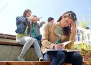 Test Comment ragis-tu aux moqueries ?