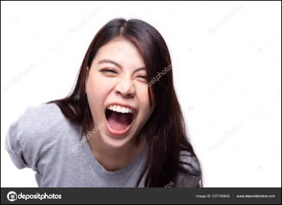 Léa adore te décrocher des piques. Du coup...