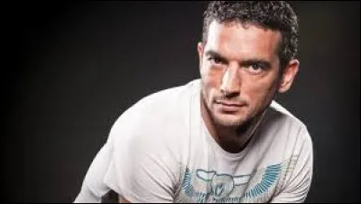 À quel DJ français doit-on le tube "Gold" en 2009 ?