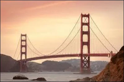 Dans quel État se situe le Golden Gate Bridge ?