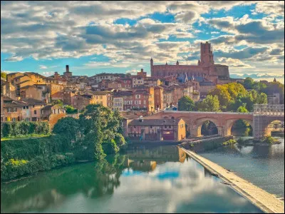 L'opération 25 + 56 mène à la ville de...