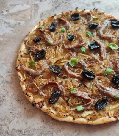 De quelle ville française la pissaladière est-elle une spécialité ?