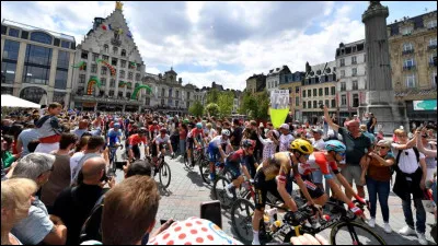 Le grand départ est une étape mythique car elle lance la course la plus attendue du circuit mondiale. La première étape est même parfois partie de l'étranger. Cette année, le grand départ s'est déroulé dans une métropole française, laquelle ?