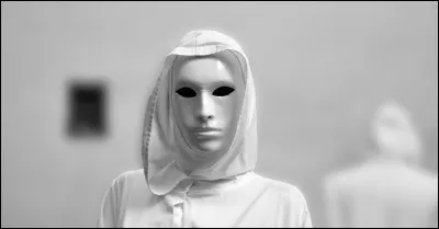 Quel mouvement religieux ésotérique est tristement célèbre pour les suicides collectifs survenus en Suisse, en France et au Canada ?