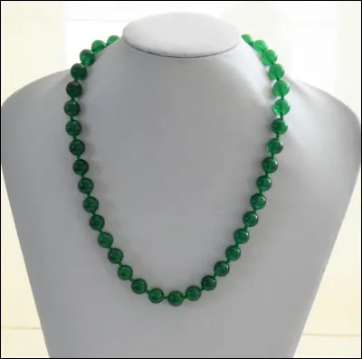 Allez, une dernière...
Est-ce que tu aimes ce collier ?