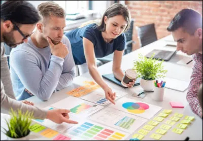 Tu dois travailler avec des personnes que tu napprécies pas :