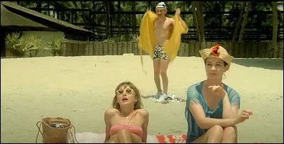 Dans quel film Jean-Claude tente-t-il de draguer à la plage ?