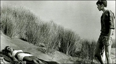 Dans quel film un adolescent s'éprend-il d'une femme plus âgée ?