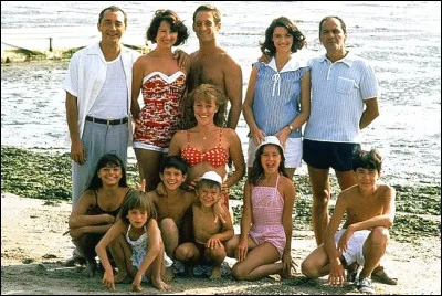 Cette photo de famille à la plage provient du film...