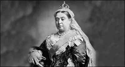 Quel âge avait la reine Victoria quand elle monta sur le trône ?