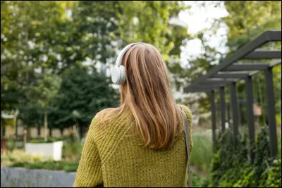 Le début de la chanson est plutôt :