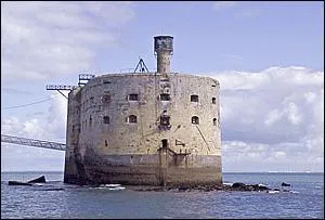 Dans quel département se trouve 'Le fort Boyard' ?