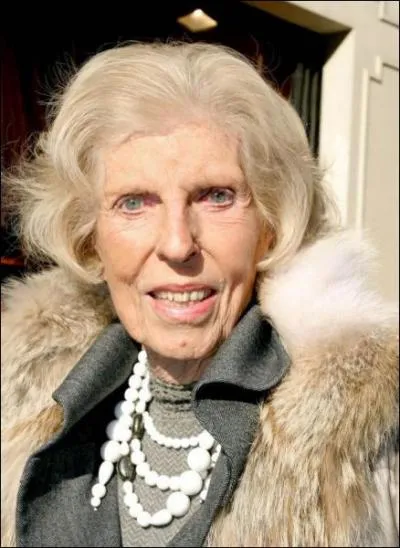 1 re dame de France juste avant Anmone et aprs Yvonne, c'est Claude ...