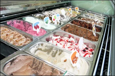 Qui travaillait avec Dylane à la crémerie et est devenu le chum de son frère ?