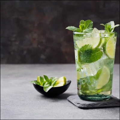 L'apéritif est là pour ouvrir l'appétit ! À vue de nez, quel est ce cocktail ?