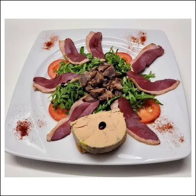 Je vous présente une salade landaise. Outre les magrets de canard, les gésiers confits et le foie gras, n'aurait-on pas oublié quelque chose ?