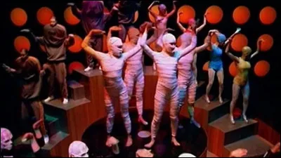 Qui est ce réalisateur français qui a fait des clips pour Björk, les Rolling Stones, les Daft Punk et The White Stripes ?