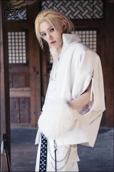 Comment se nomme son solo dans l'album "Hop", sorti en 2024 ?