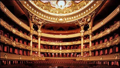 Cette fois-ci, nous voilà en France : 
Quel est le nom de ce musicien défiguré qui aurait hanté l'Opéra de Paris ?