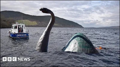 Allons maintenant en Écosse. Dans quel lac cette créature serait-elle apparue ?