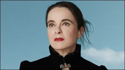 Qui est cette écrivaine belge, auteure du roman autobiographique ''Psychopompe'' ?