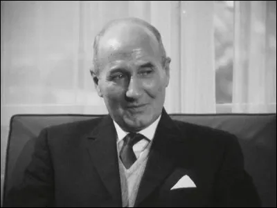 Qui est ce cin&eacute;aste, r&eacute;alisateur du film ''Le Bl&eacute; en herbe'' ?