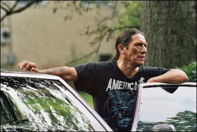 Trejo joue Dean dans ce film de Laurie Collyer, qui est...
