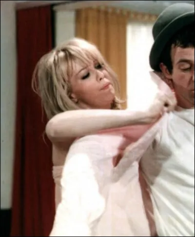 Comment s'appelle ce film de Jean Becker, avec Demongeot dans le rôle de Muriel ?