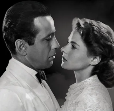 Quel film avec Humphrey Bogart et Ingrid Bergman se déroule dans un cabaret d'Afrique du Nord  ?