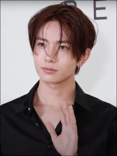 Quel est le nom du survival show qui a formé le groupe ?