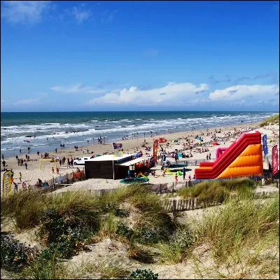 Sur quelle côte se trouvent les plages de Sainte-Cécile et dHardelot ?
