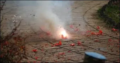 Que signifie l'expression "comme une trainée de poudre"