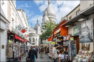 La région la plus peuplée de France n'est pas la plus grande. Il s'agit de...