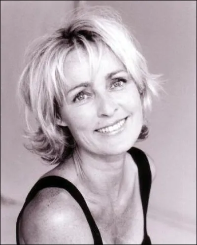 On continue avec Virginie Ledieu née le 2 août ! De quelle actrice est-elle la fille ?