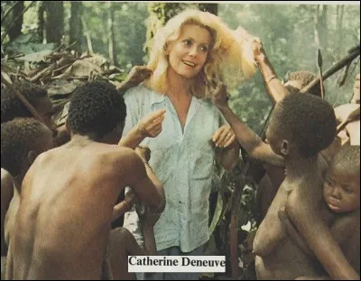 Dans le film "L'Africain" avec qui Catherine Deneuve partage-t-elle l'affiche ?