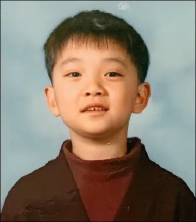 Qui est ce membre quand il était enfant ?