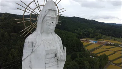 Où trouve-t-on la Kannon d'Ashibetsu ?