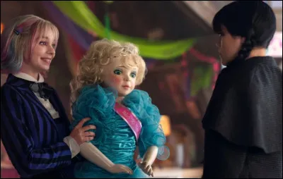 De quelle série Netflix est extraite cette scène ? 
On y voit Enid et il s'agit du 1er épisode de la saison 2.