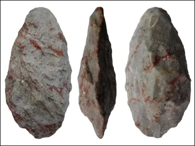 Comment pourrait-on retranscrire le mot "Paléolithique" ?