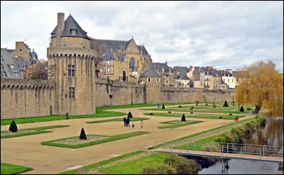 La soustraction 93 - 37 indique comme préfecture la ville de...