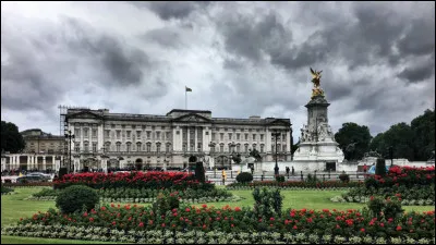 De quelle ville Paul Féval relate-t-il les mystères ?